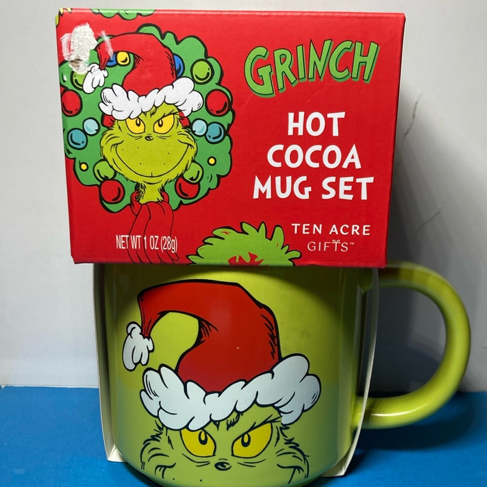 NWT Grinch hot cocoa and mug set
